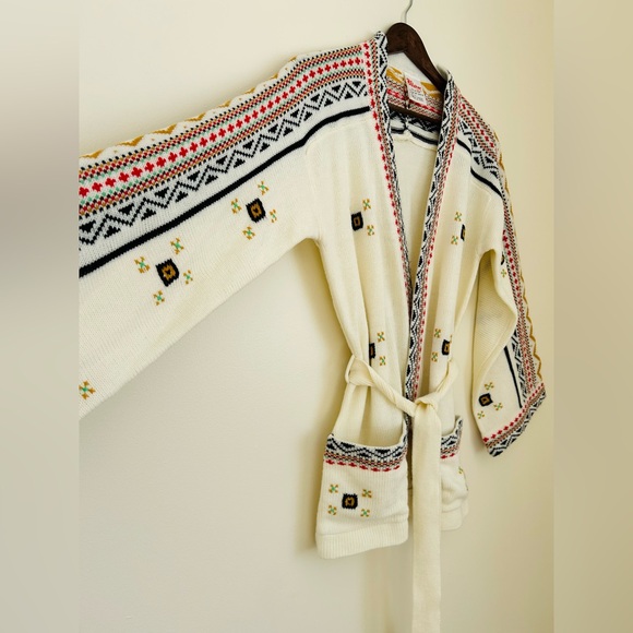 VINTAGE 70s Belted Cardigan - Picture 4 of 9